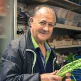 Prendiamo ora sulla sinistra via Omodeo: sotto un portico si trova un piccolo mercato comunale, dove � possibile comprare fiori, frutta, pesce e casalinghi. �Le nostre bancarelle sono presenti qui dagli anni 60�, ci spiega il 73enne signor Gaetano detto �Nanuccio�, proprietario del negozio di frutta e verdura